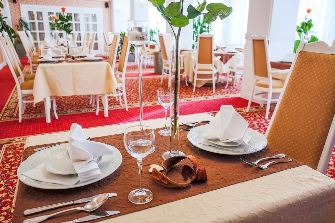 Hotel Ostrov นิมบูร์ค ภายนอก รูปภาพ